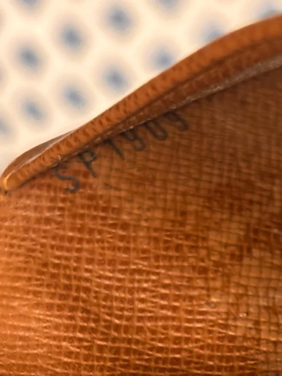 Louis Vuitton Classic Monogram PM Agenda Cover - Picture 10 of 12